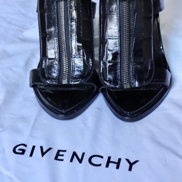 Givenchy black leather sandals - Picture 3 of 8